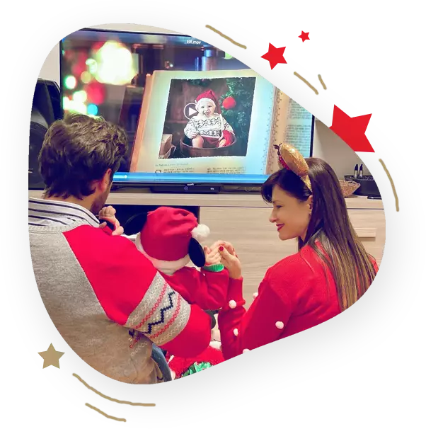 Família assistindo vídeo juntos